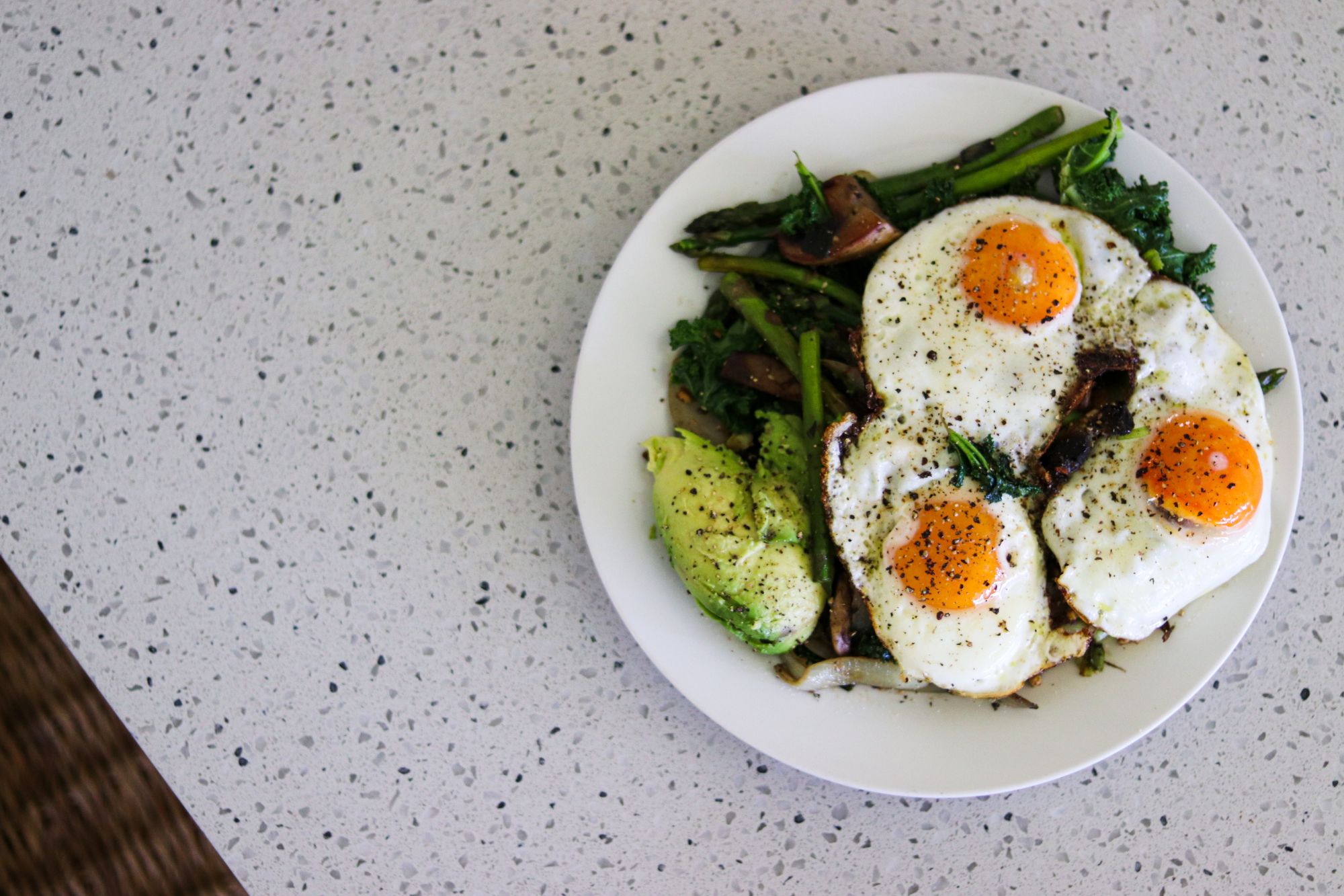 A simple study break meal to optimize mental performance (eggs and greens)